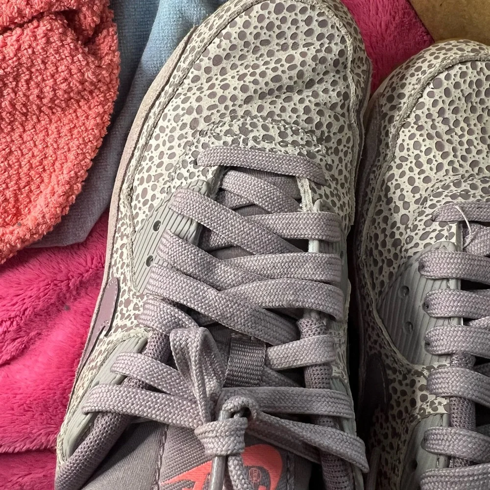 Nike Air Max 90s Speckled Purple Sneakers - Picture 7 of 7